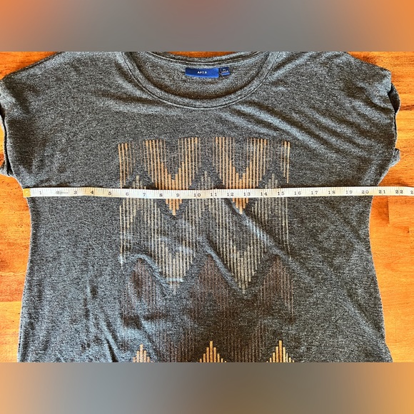 Apt.9 Short Sleeve Gray Shirt With Glitter Design Size Petite Large - Picture 9 of 9